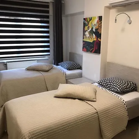 Park Apartment *