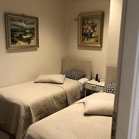 Park Apartment *