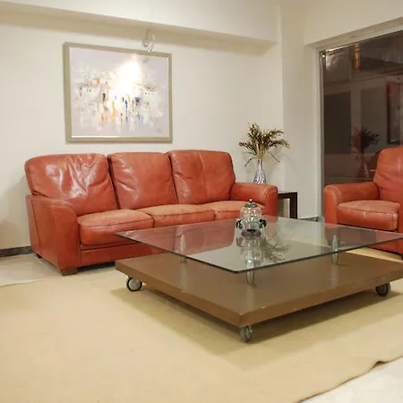 Park Apartment *
